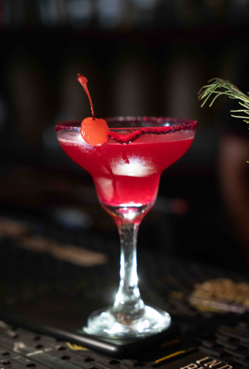 Stunning Pub Cocktail Photoshoots on a Budget Image 6