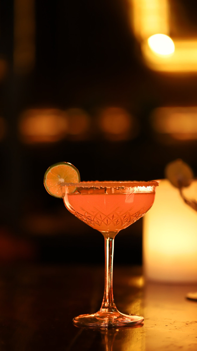 Stunning Pub Cocktail Photoshoots on a Budget Image 7