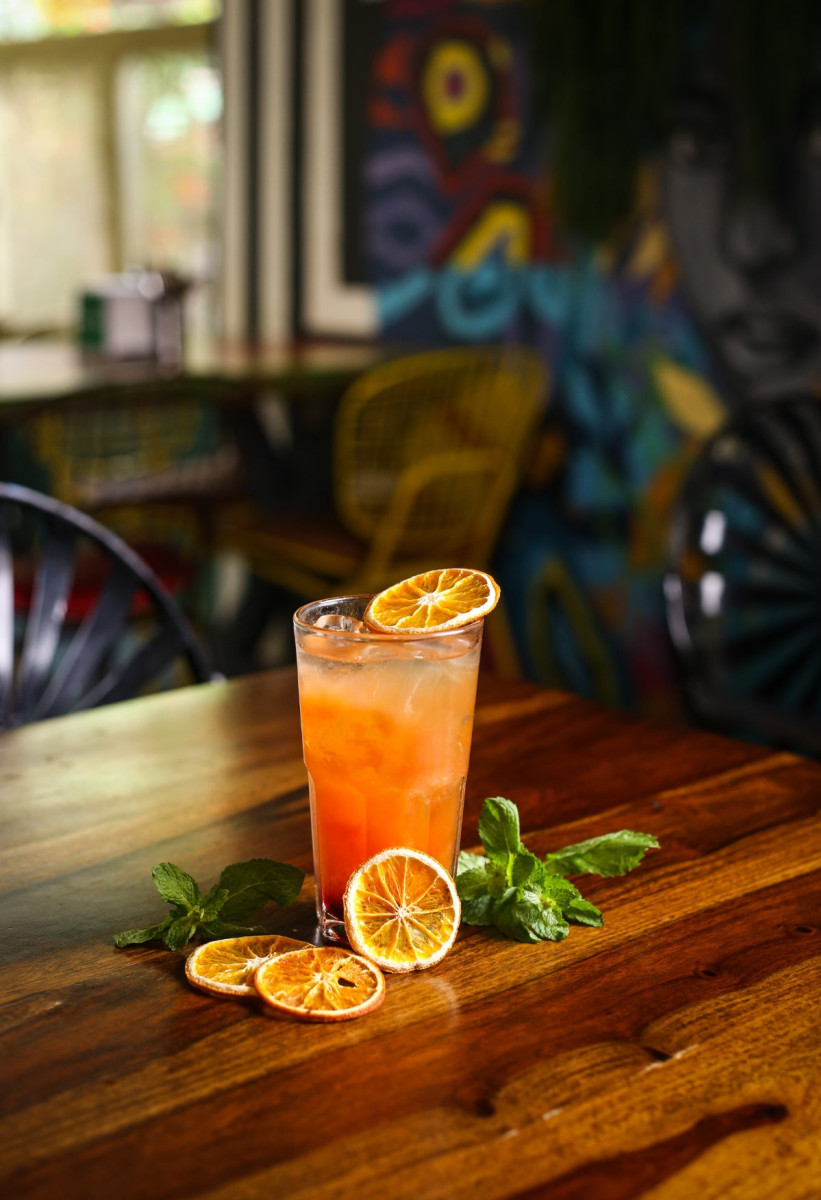 Stunning Pub Cocktail Photoshoots on a Budget Image 14